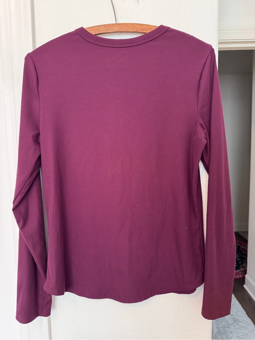 No Boundaries Long Sleeve Top Large - Picture 2 of 2
